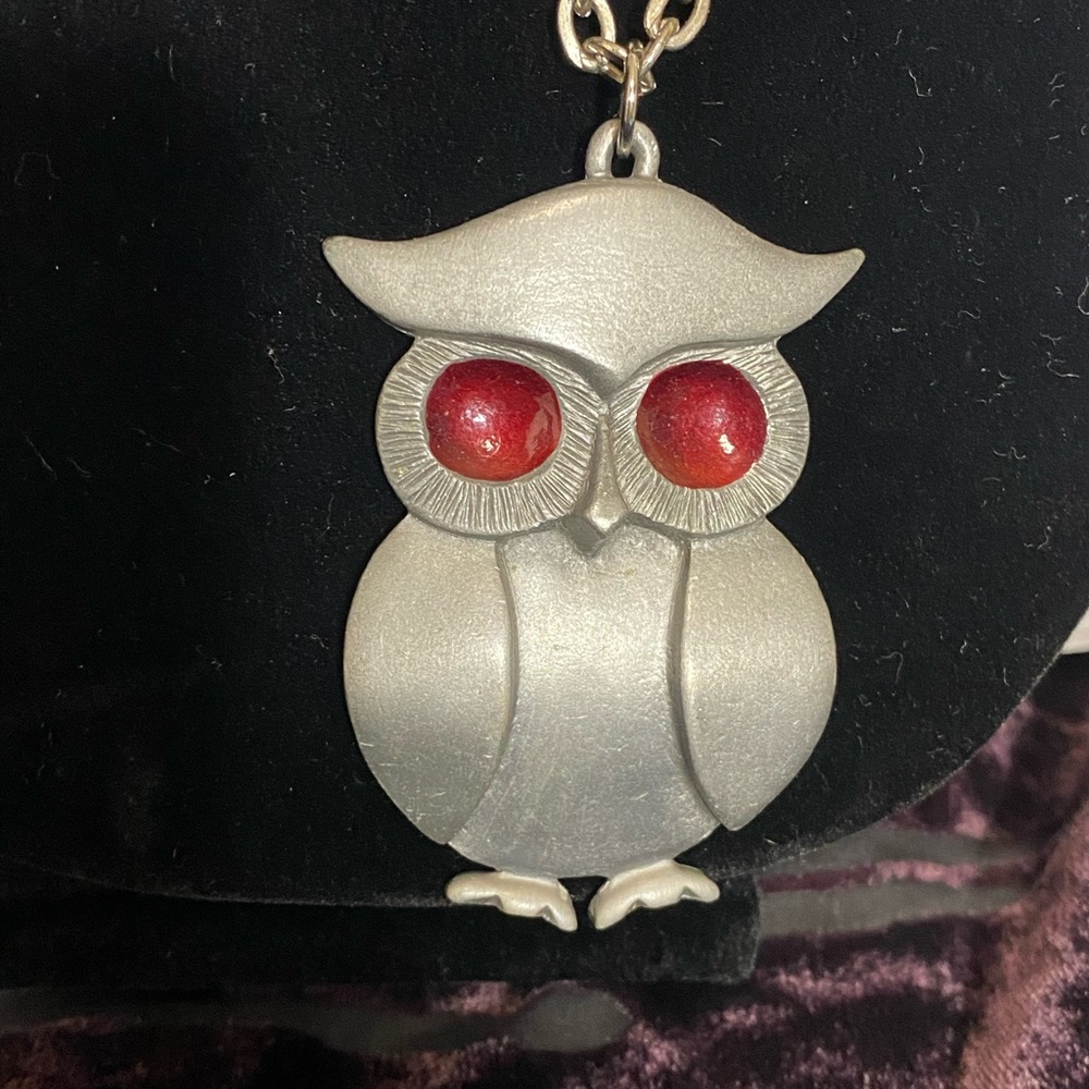Vintages Silver Tone Owl Necklace Long Chain Red Eyes Pendant Statement Jewelry